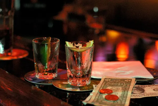 Portada de 35 tragos de ron