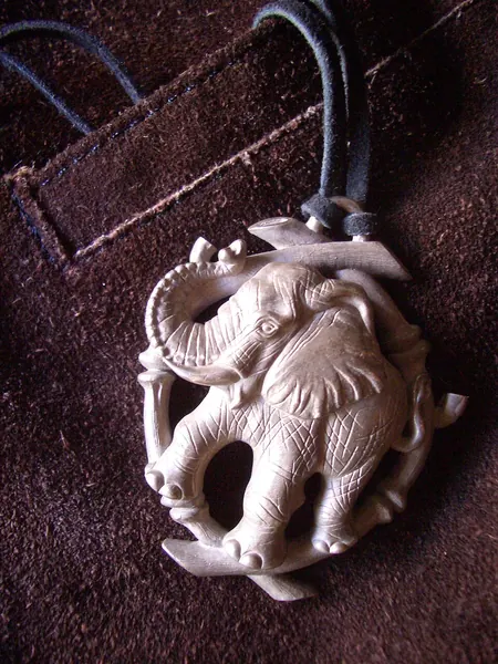 Capa de The Mystery of the Ivory Charm