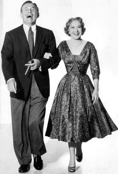 Portada de The George Burns and Gracie Allen Show
