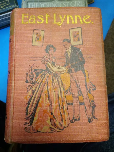 Capa de East Lynne