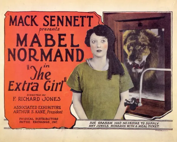 Capa de The Extra Girl
