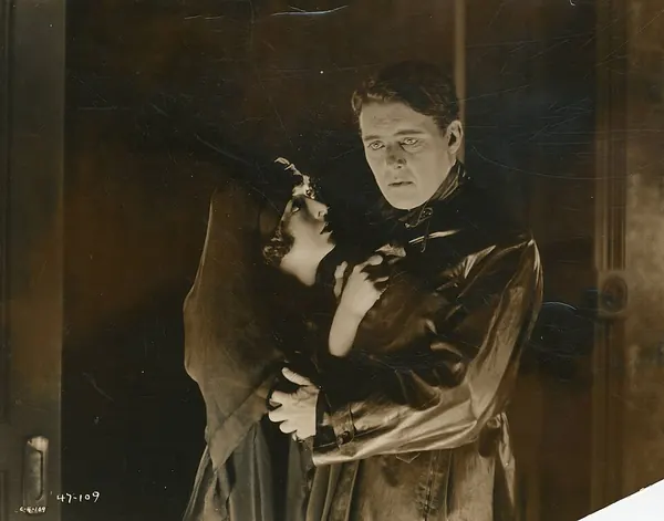 Capa de Through the Dark